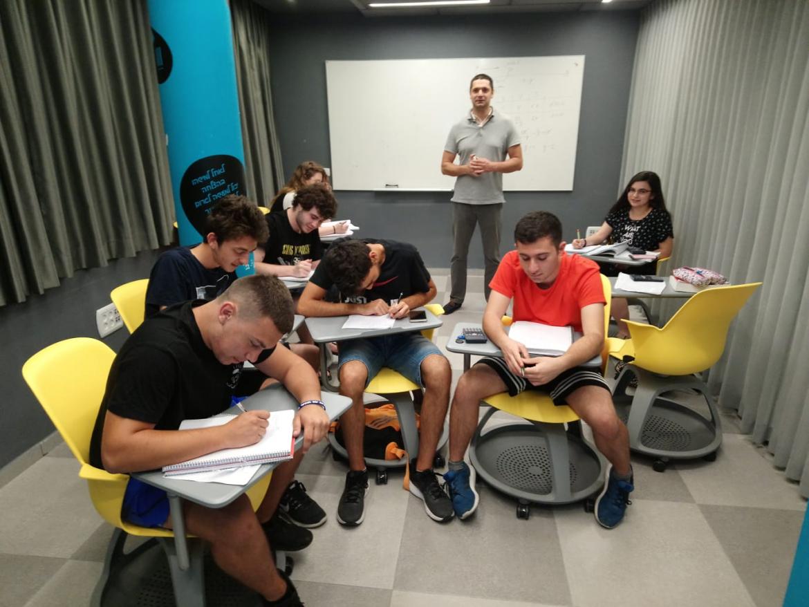  מרתון בגרות בבית המצוינות  