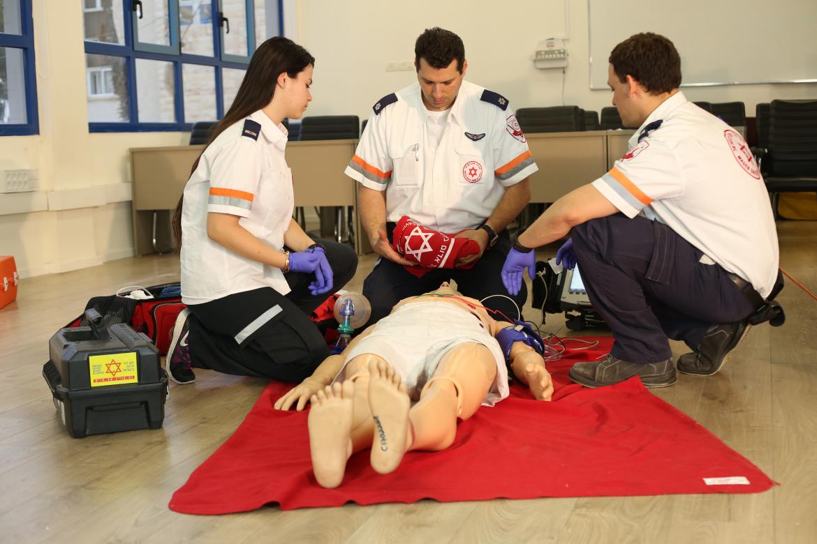 קורס חובשים ונהגי אמבולנס, קרדיט צילום: אגף ההסברה במדא