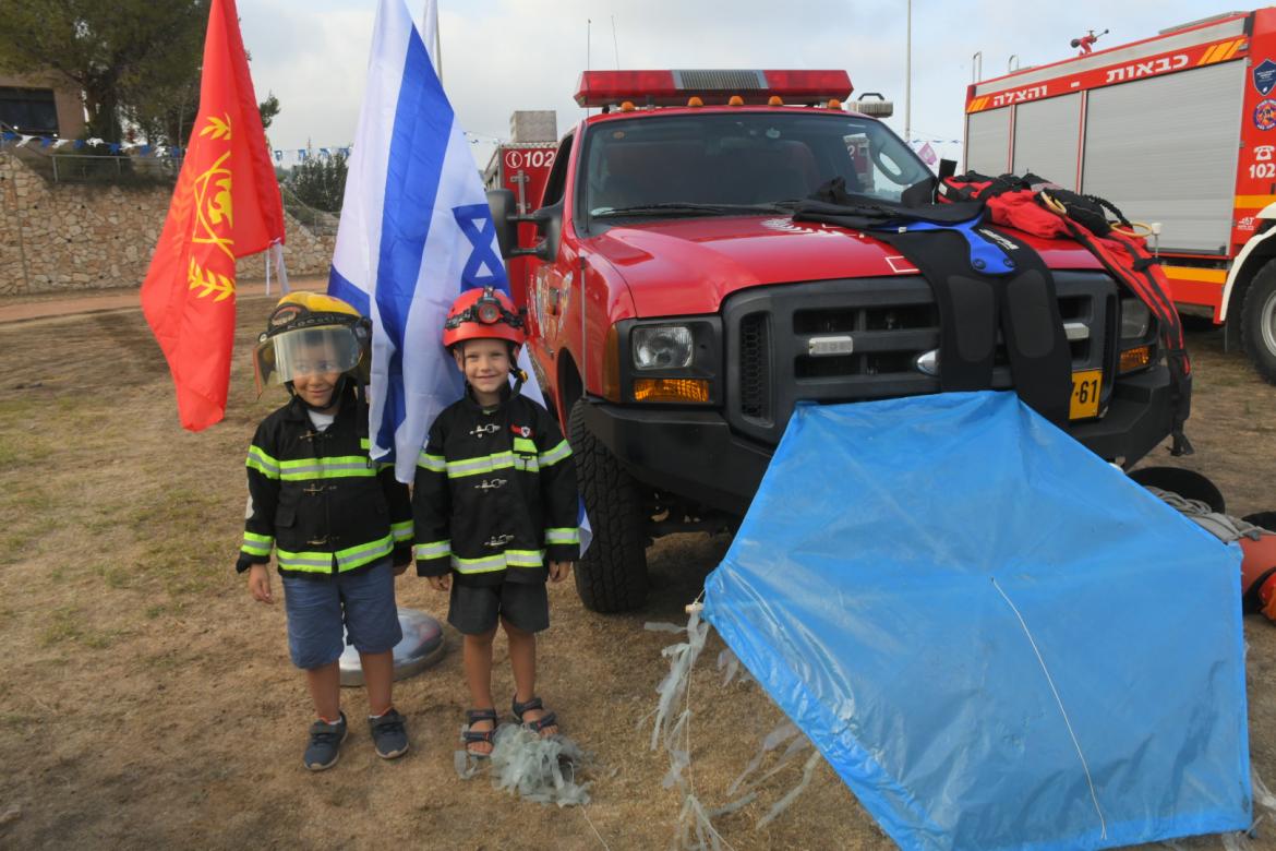 מפגן הצדעה לכוחות הביטחון 